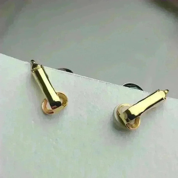 1/$59Vintage colorful crystal rhinestones flower clip on earrings in Gold-ton… - Picture 8 of 17